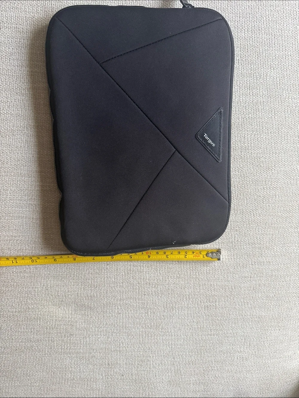 Targus Model TSS109-52 Tablet Sleeve Carrying Case travel Black 11.5 x 8.5